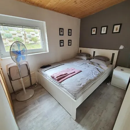 Apartment Orfui Kishaz Orfu